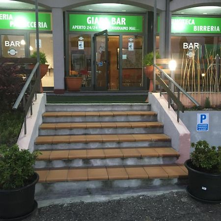 Hotel Lago Maggiore Каселето сопра Тичино Екстериор снимка