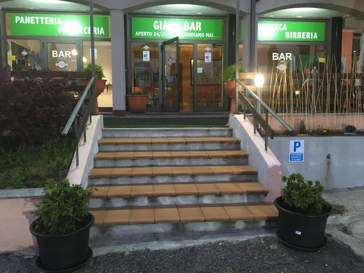 Hotel Lago Maggiore Каселето сопра Тичино Екстериор снимка
