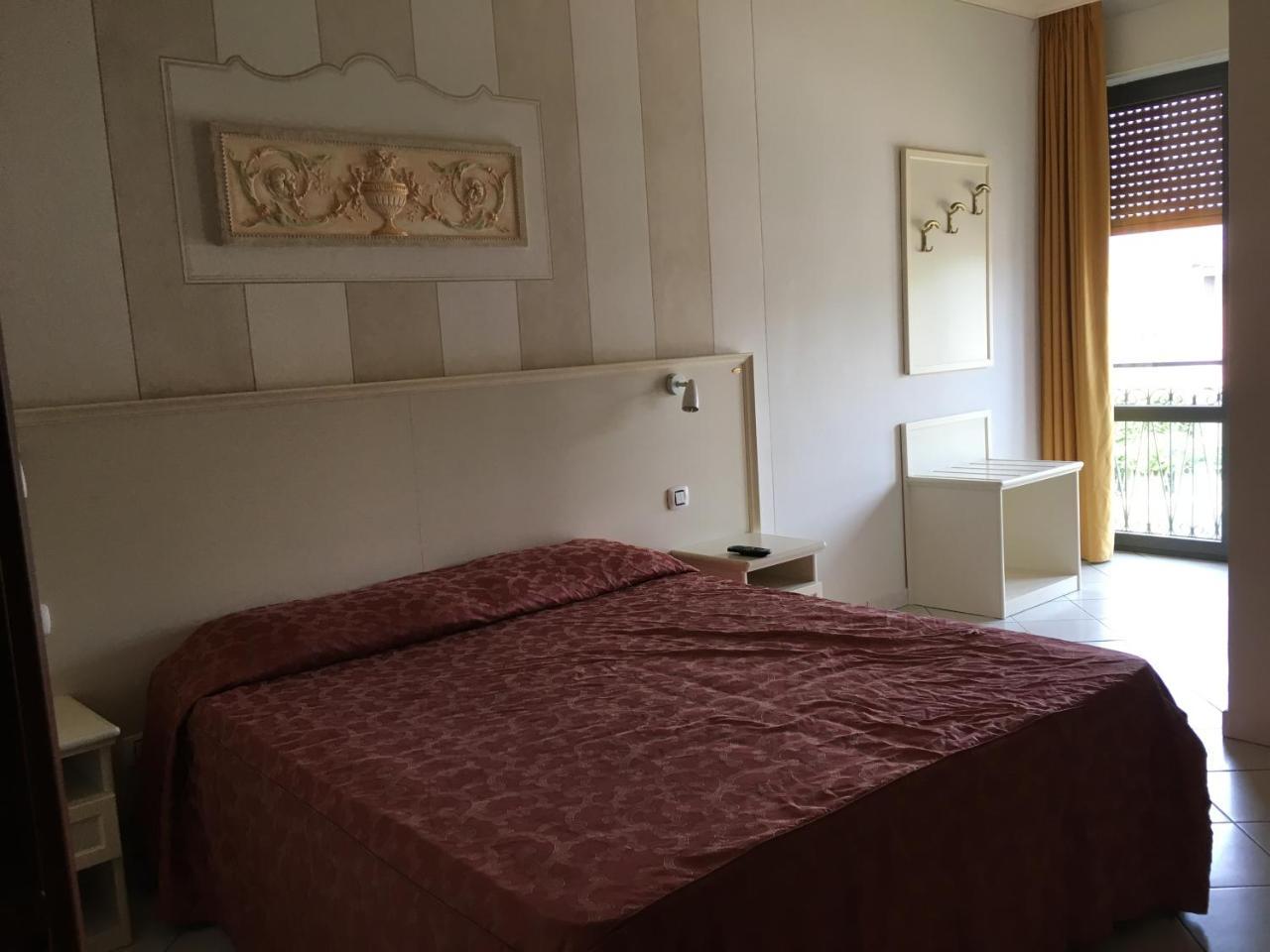 Hotel Lago Maggiore Каселето сопра Тичино Екстериор снимка